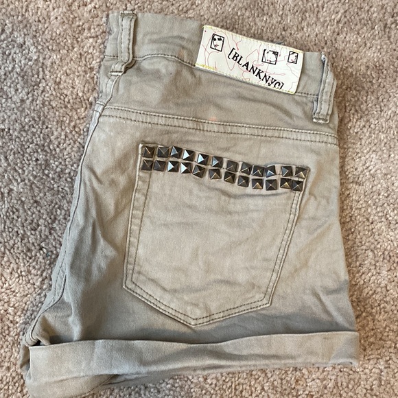 Shorts - Picture 3 of 3